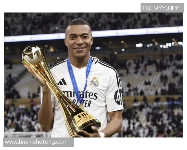 逆境中崛起的足球明星们：他们如何战胜挑战成就辉煌人生